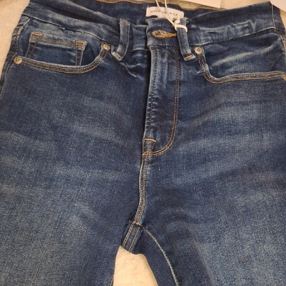 Good American Classic Blue Straight Leg Jeans - Picture 7 of 10